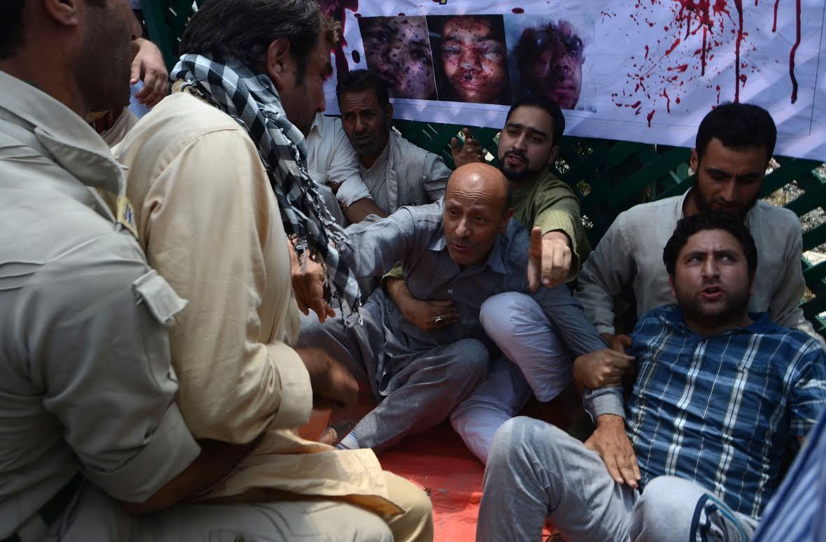 Police foils AIP’s 72 hours Sit-in protest by using force, 6 Injured
